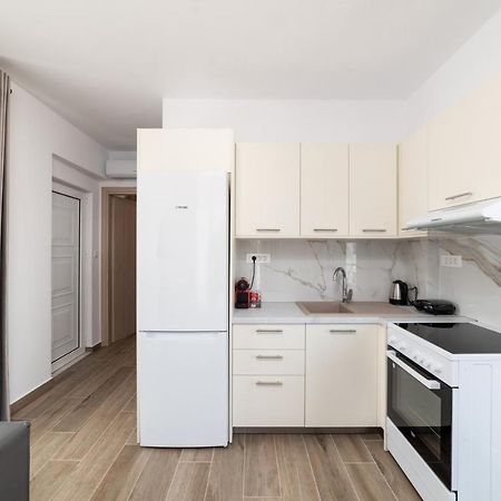 E.Berdufi Apartament Sea View エロウンダ エクステリア 写真