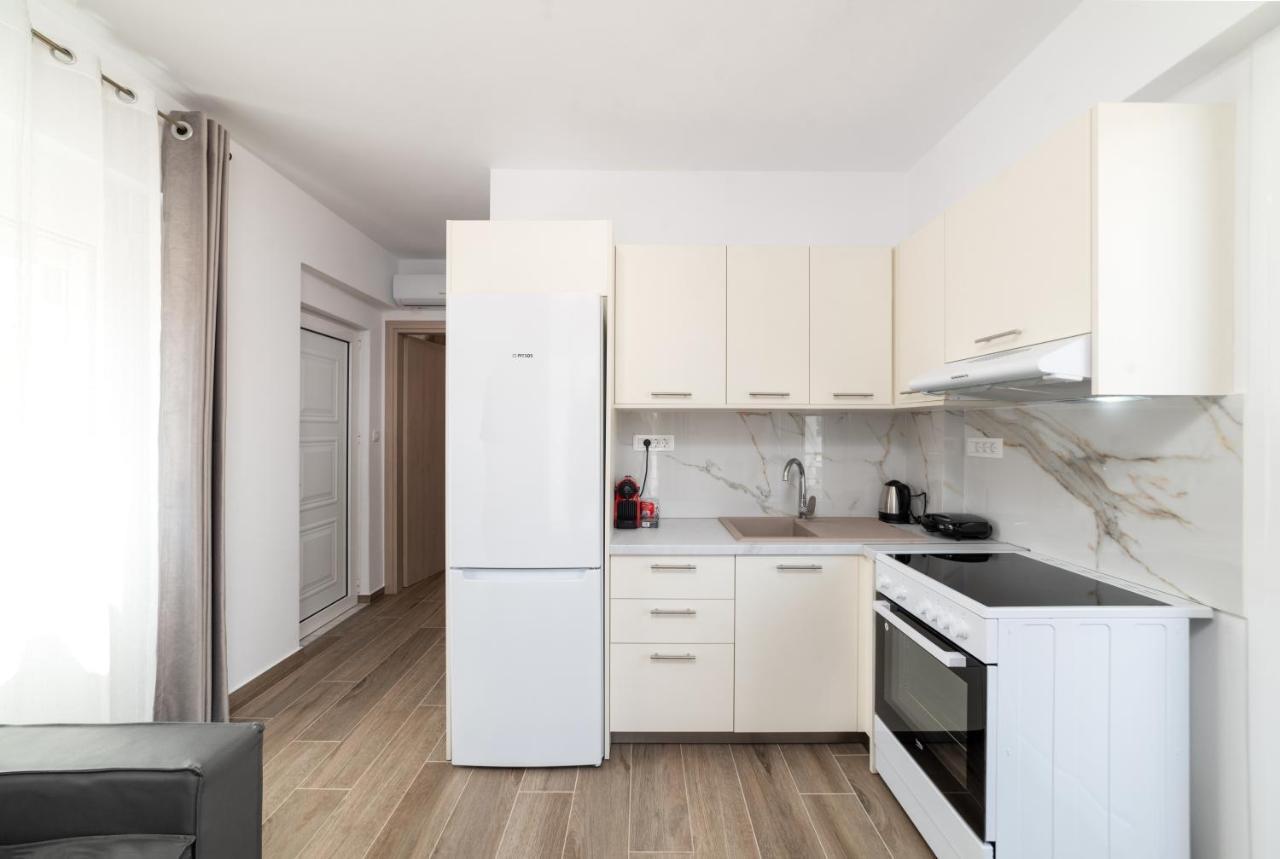 E.Berdufi Apartament Sea View エロウンダ エクステリア 写真